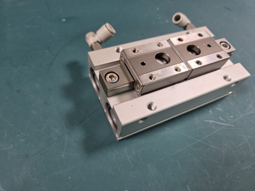 SMC CHUCK CYLINDER MHF2-20D1R (중고) 척실린더