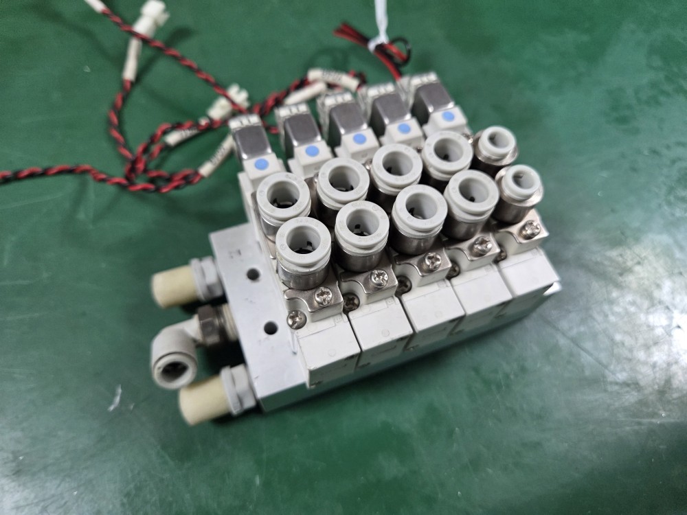 SMC SOLENOID VALVE SY5120-5LZ-C8 (C8-4EA, C6-1EA) 솔레노이드 밸브