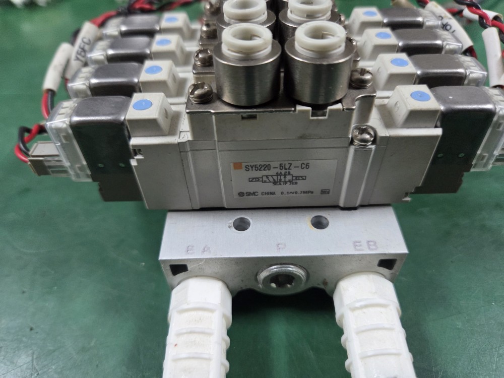 SMC SOLENOID VALVE SY5220-5LZ-C6 (중고) 솔레노이드 밸브