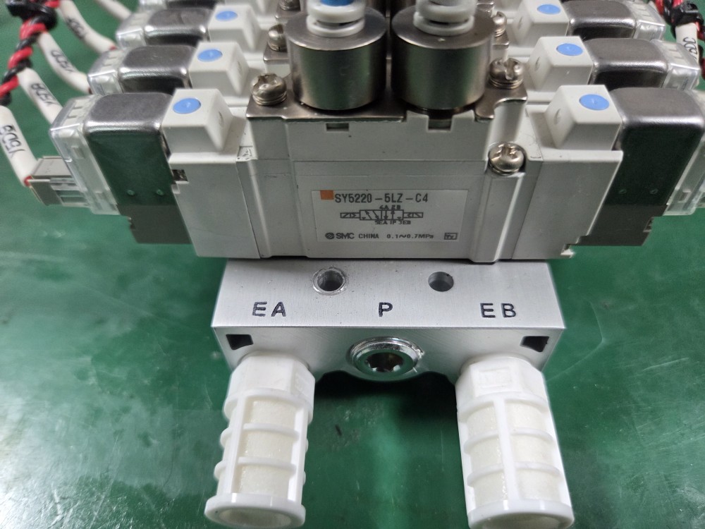 SMC SOLENOID VALVE SY5220-5LZ-C4(8EA-중고) 솔레노이드 밸브