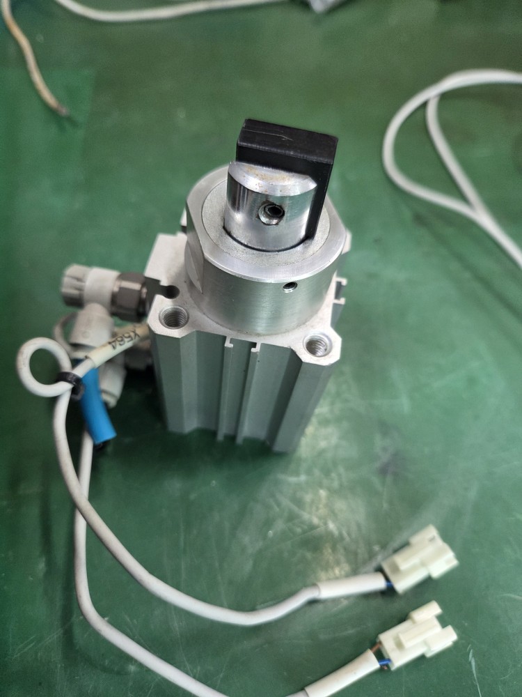 SMC STOPPER CYLINDER RSDQA32-10DR (중고) 스토퍼 실린더