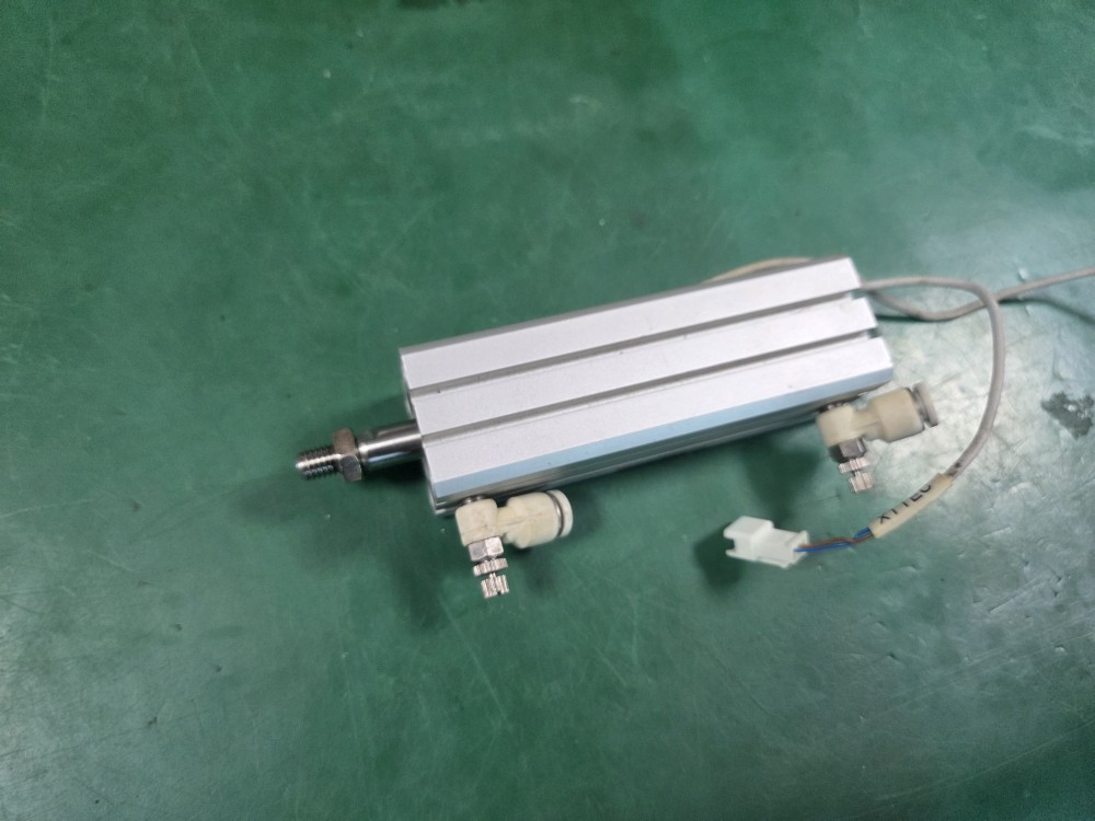 SMC AIR CYLINDER CDQSB20-75DCM (중고) 에어 실린더