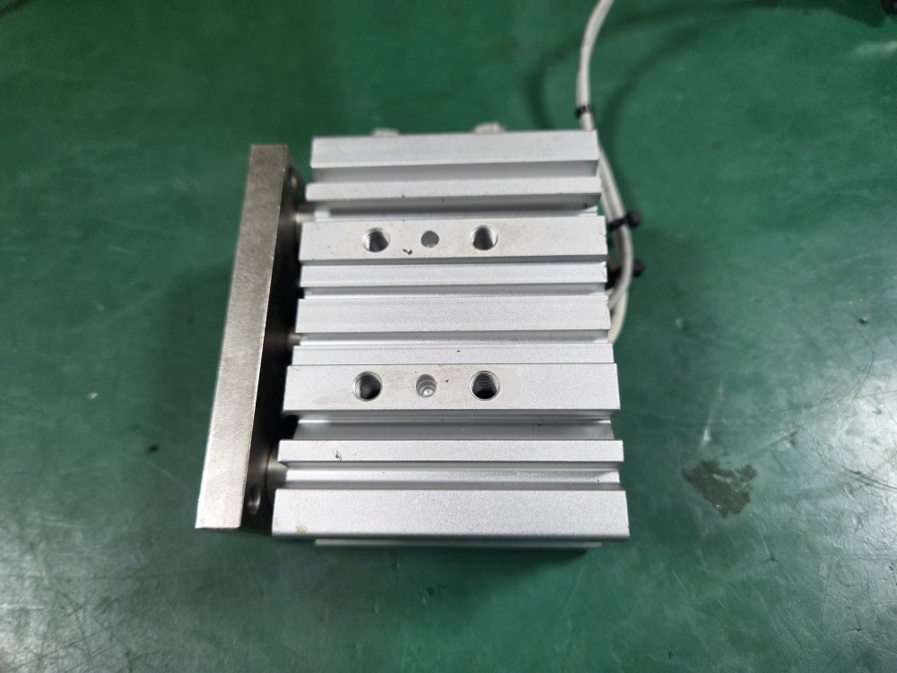 SMC GUIDE CYLINDER MGPM25-30Z (중고) 가이드 실린더