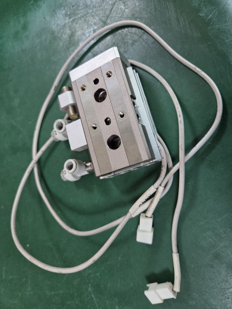 SMC SLIDE CYLINDER MXQ12L-10AS (중고)