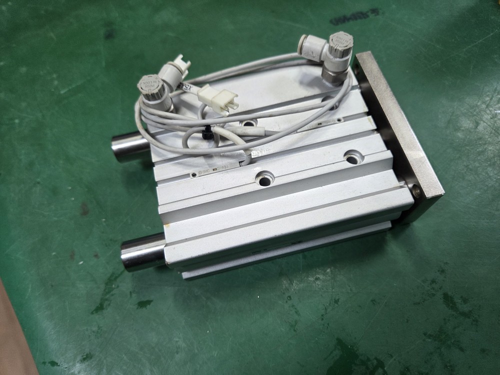 SMC GUIDE CYLINDER MGPM25-75Z (중고) 가이드 실린더