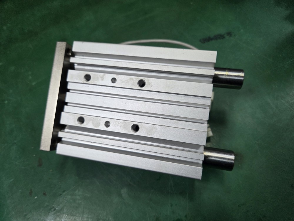 SMC GUIDE CYLINDER MGPM25-75Z (중고) 가이드 실린더