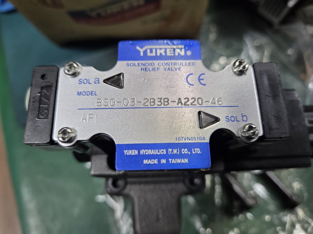 (A급-미사용품) YUKEN SOLENOID VALVE BSG-03-2B3B-A220-46