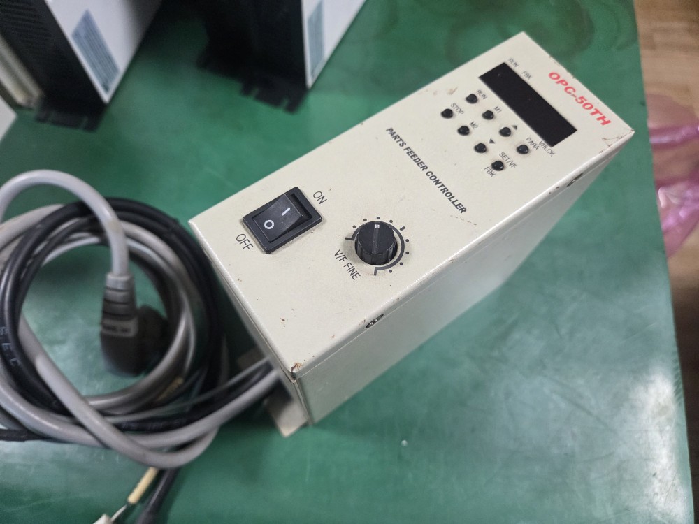 PARTS FEEDER CONTROLLER OPC-50TH (중고) 파츠피다 곤트롤러