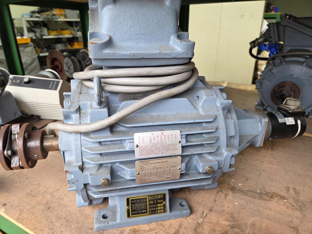 VARISPEED 3-PHASE INDUCTION MOTOR EGK-FIM 0.75KW