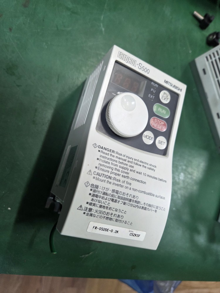 MITSUBISHI INVERTER FR-S520E-0.2K (중고) 인버터