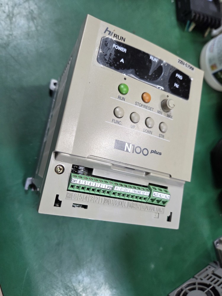 HYUNDAI INVERTER N100plus-007LF (중고) 인버터