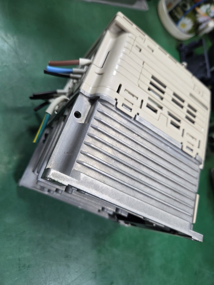 YASKAWA INVERTER CIMR-VT2A0012BAA (중고) 야스까와 인버터