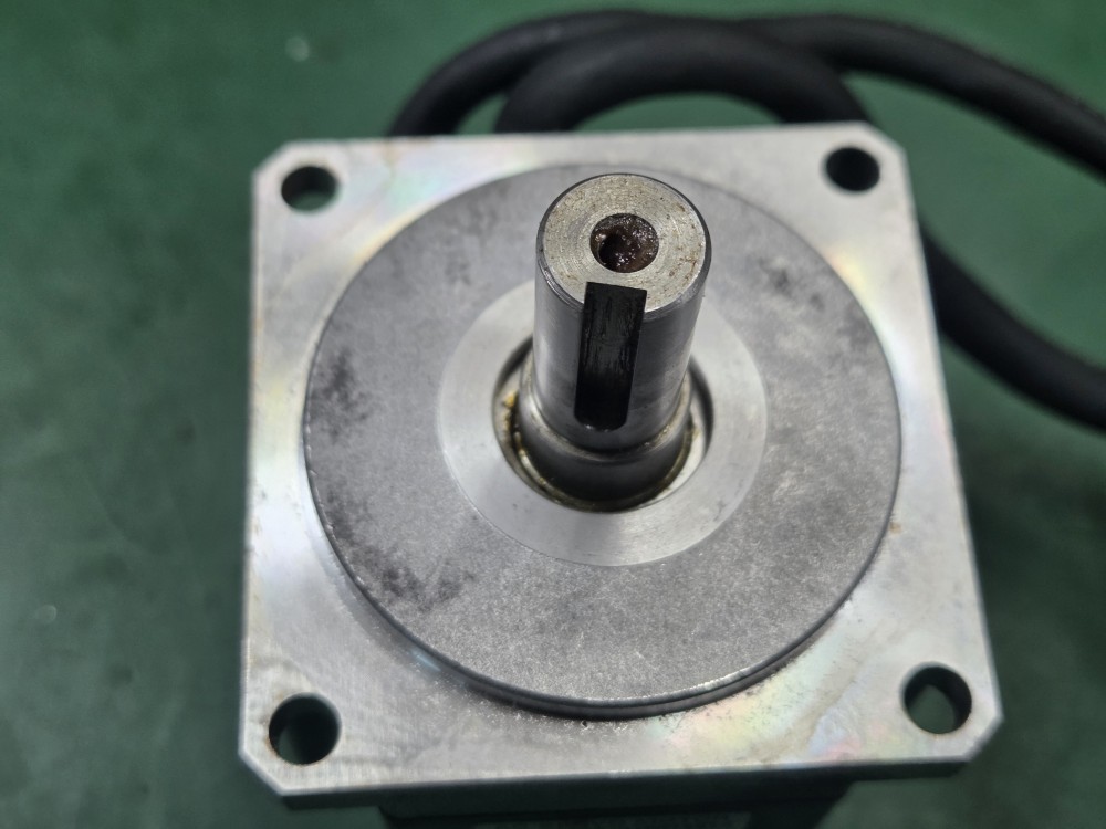 AC SERVO MOTOR CSMR-01BR1ANT3 (WNDRH)