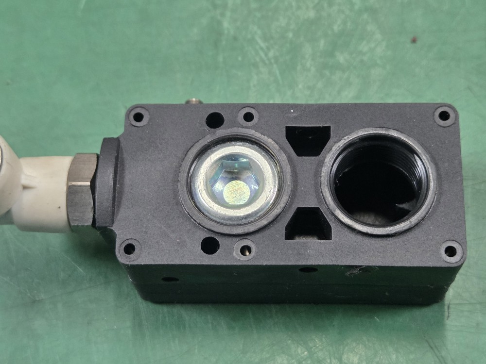 IVAC VACUUM VALVE SSP02-2-6-N (중고)