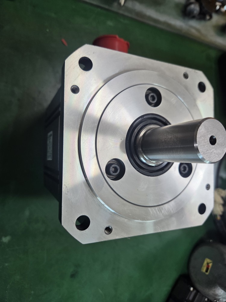 (A급-미사용품) MITSUBISHI SERVO MOTOR HC-SFS102 (1KW) 서보모타