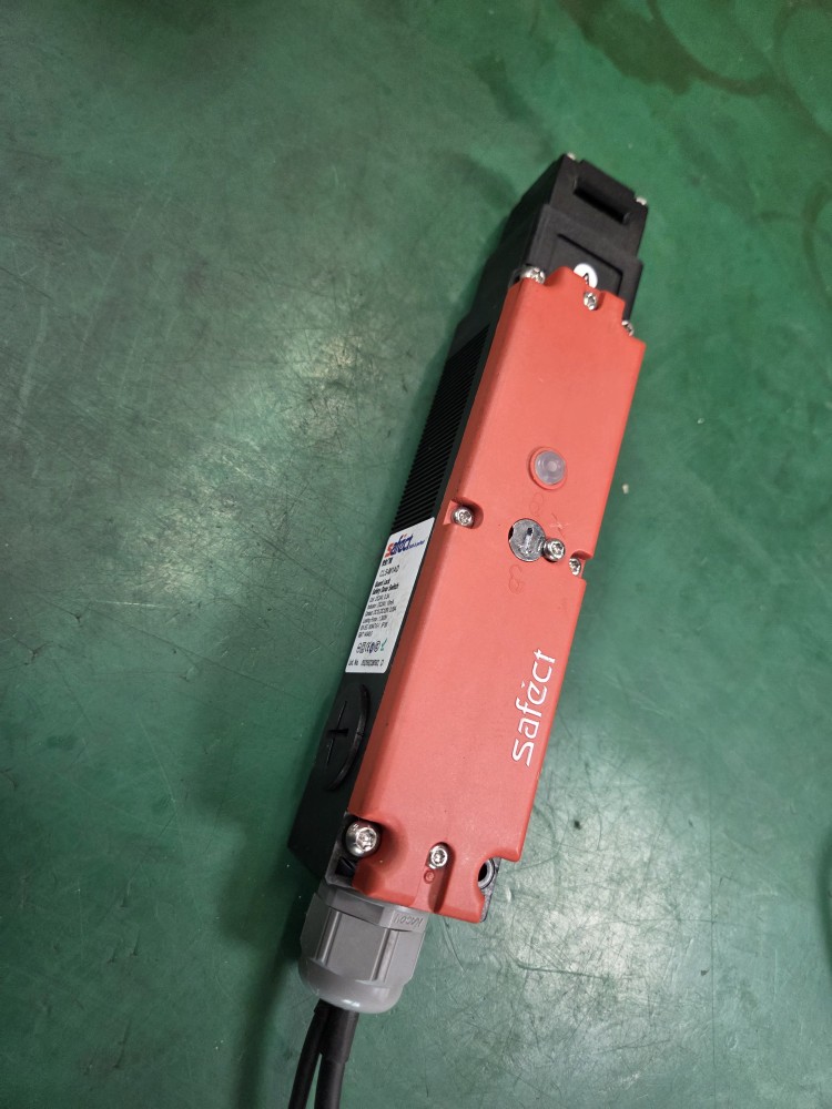 SAFETY DOOR SWITCH CLS-M1AD (중고)