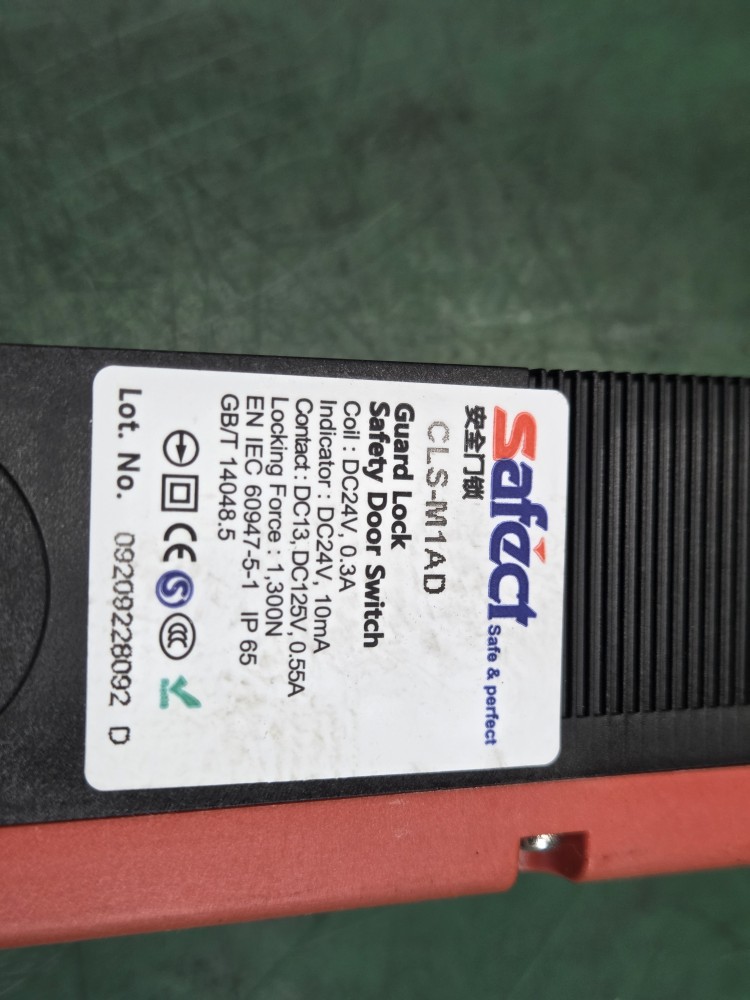 SAFETY DOOR SWITCH CLS-M1AD (중고)