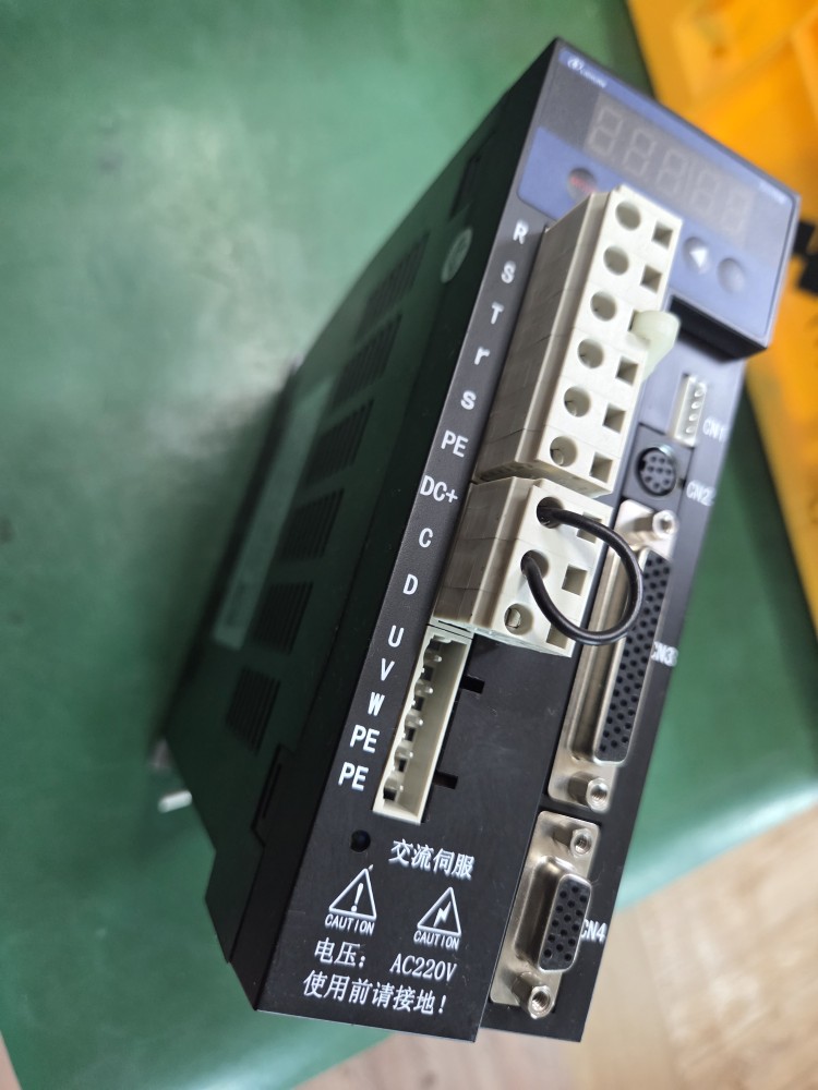 LICHUAN SERVO DRIVE LCDB2-152002-LB1332 (중고-1.5KW)