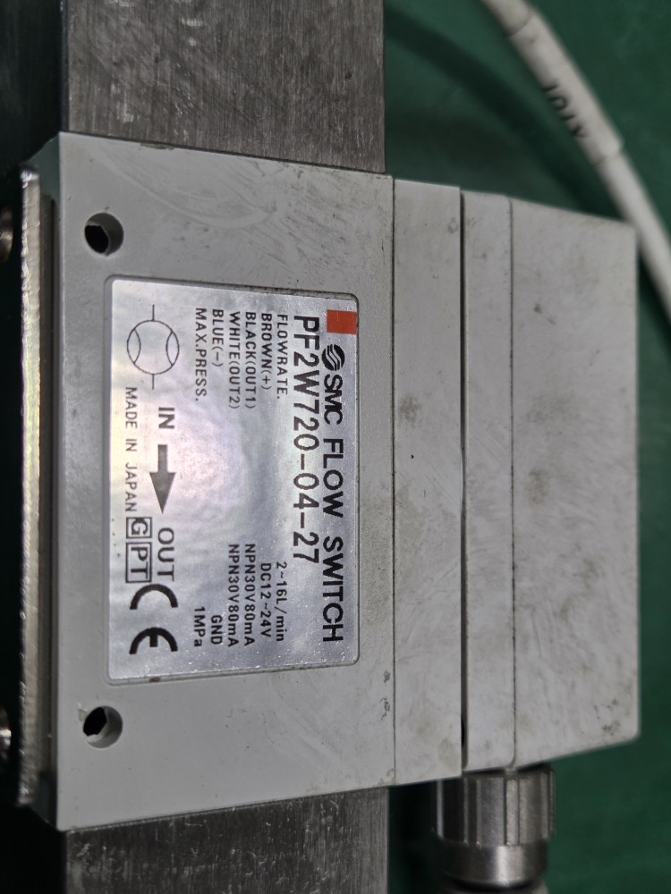 SMC FLOW SWITCH PF2W720-04-27 (중고)
