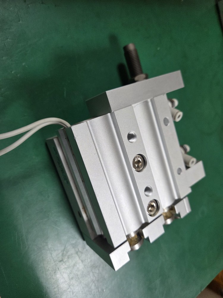 SMC CYLINDER MXS25-20B (중고)