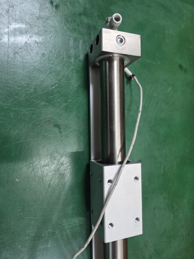 SMC RODLESS CYLINDER CY3R25-640 (중고)