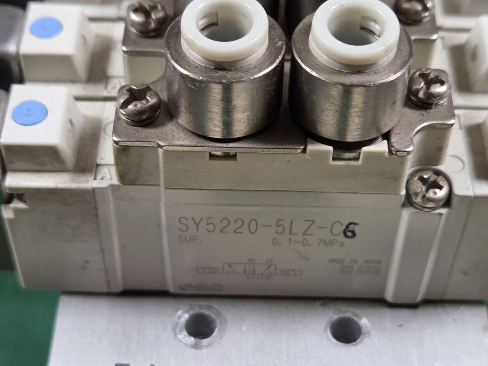SMC SOLENOID VALVE SY5220-5LZ-C6,C4 (10EA-중고) 솔레노이드 밸브