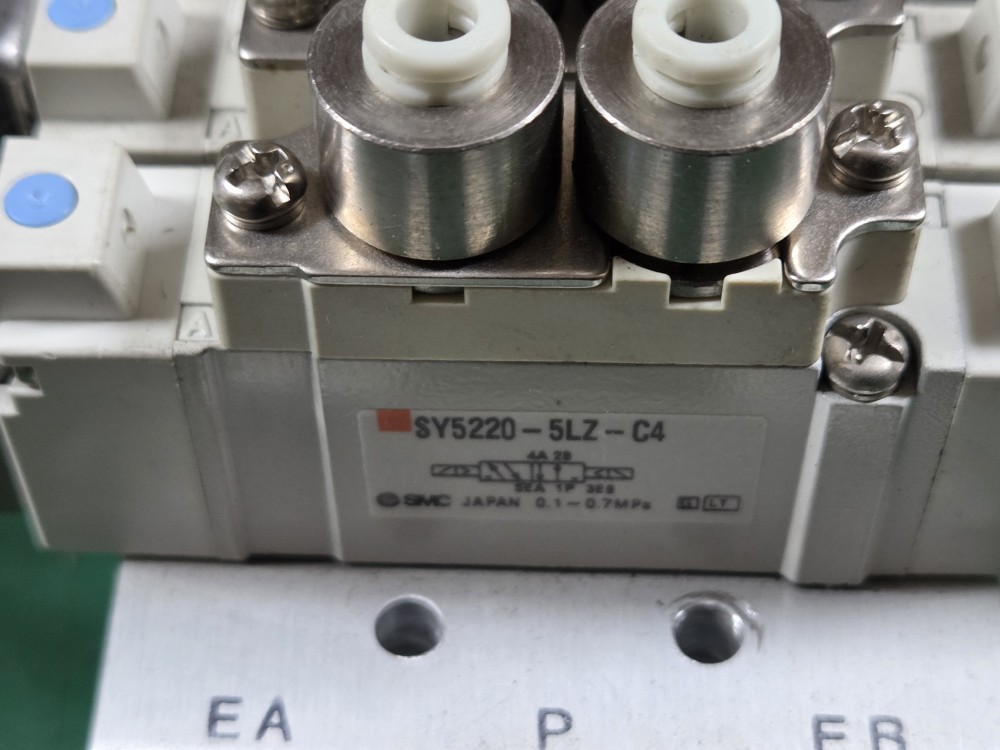 SMC SOLENOID VALVE SY5220-5LZ-C4, C6 + SY5120-5LZ-C4 (10EA-중고)
