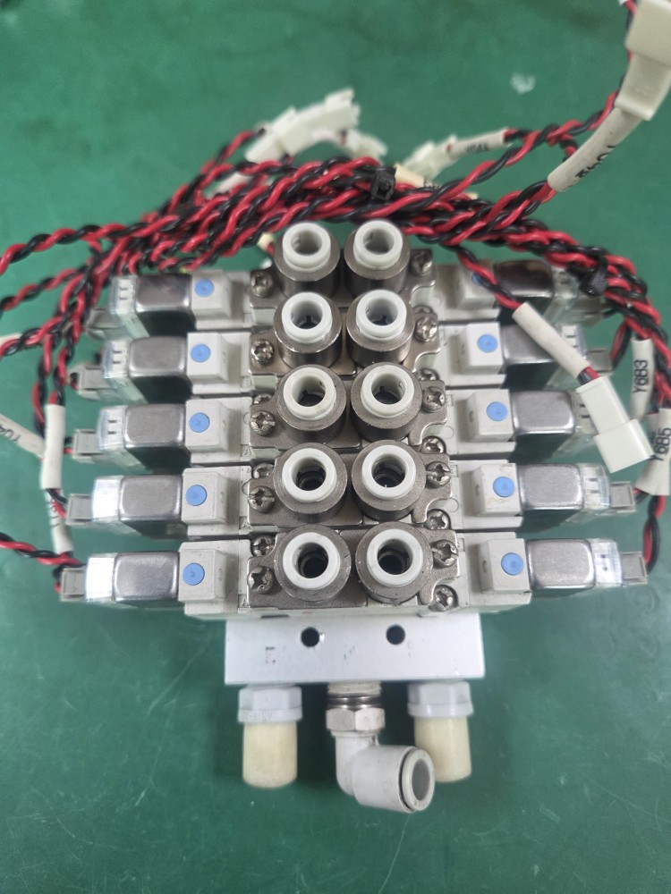 SMC SOLENOID VALVE SY5220-5LZ-C6 5EA (중고) 솔레노이드 밸브