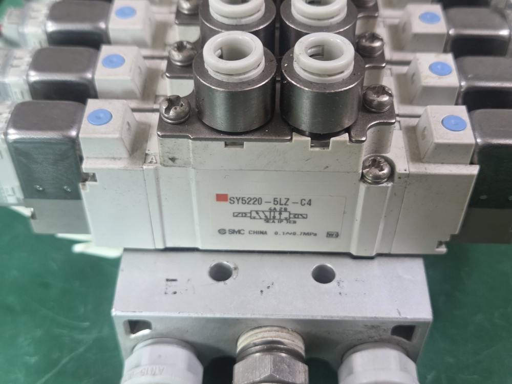 SMC SOLENOID VALVE SY5220-5LZ-C6 5EA (중고) 솔레노이드 밸브