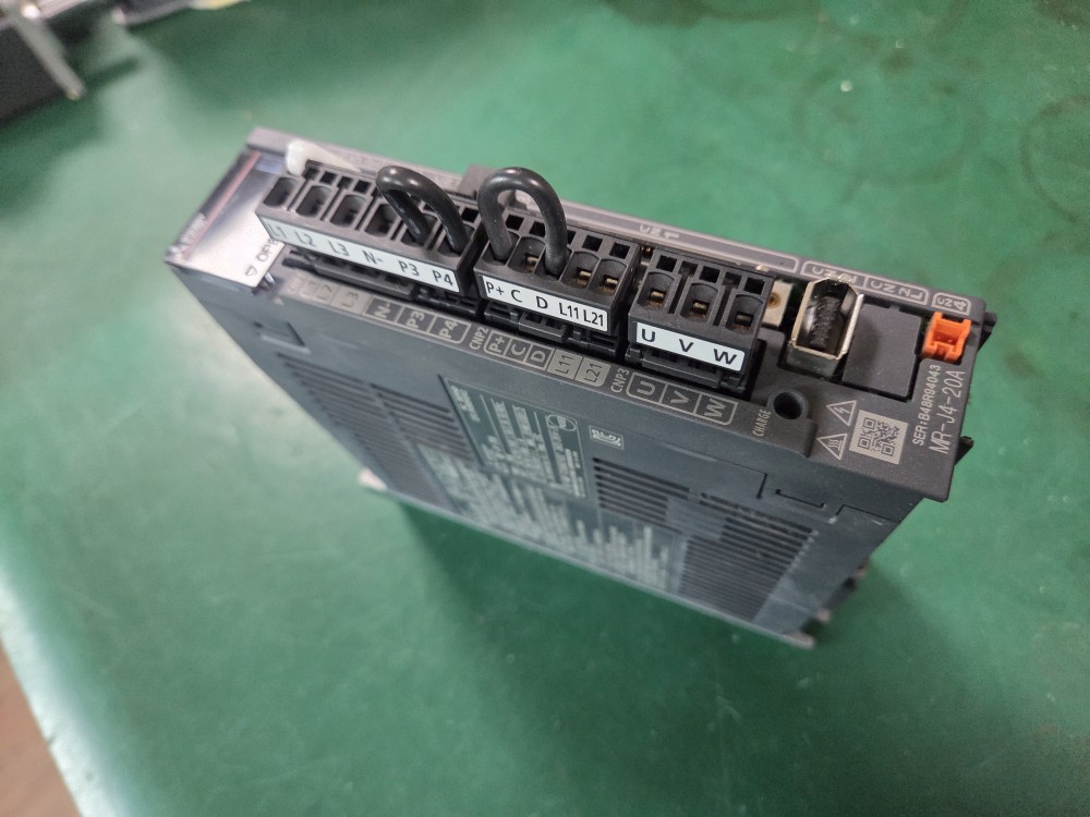 MITSUBISHI SERVO DRIVE MR-J4-20A(중고) 미쓰비씨 서보 드라이브