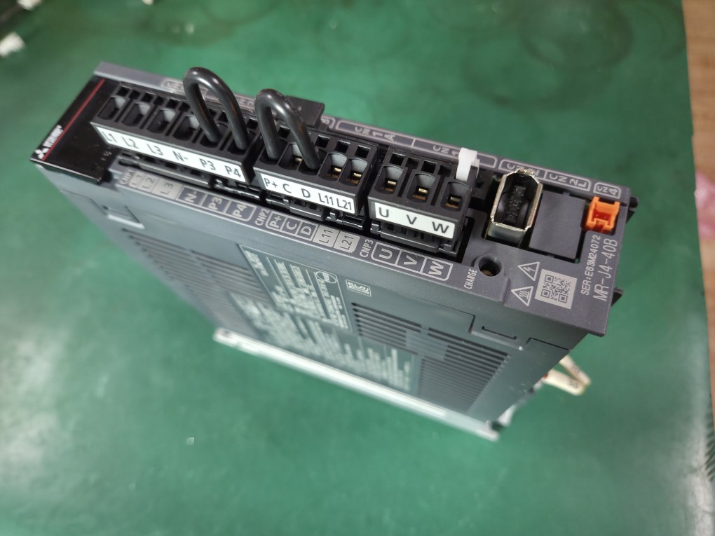 MITSUBISHI SERVO DRIVE MR-J4-40B (중고)