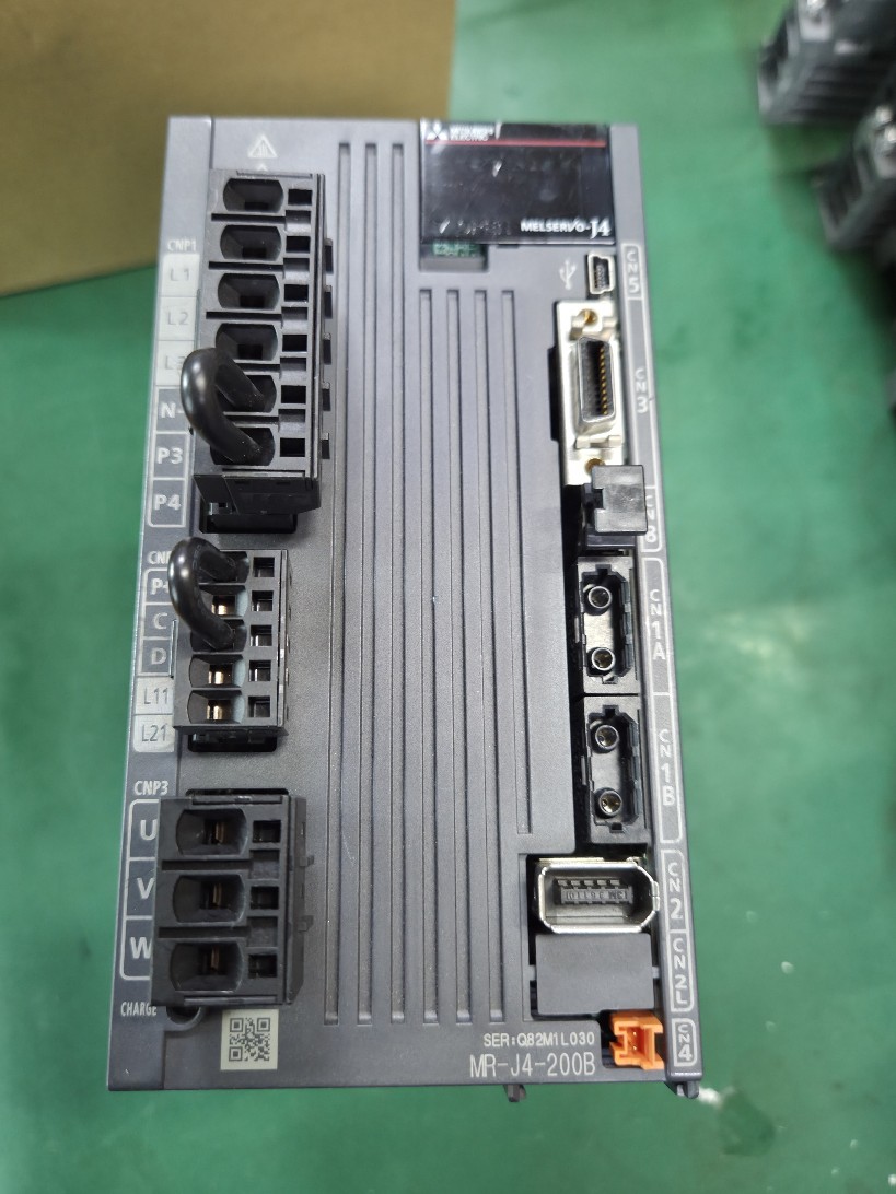 SERVO DRIVER MR-J4-200B (중고) 미쓰비씨 서보드라이버