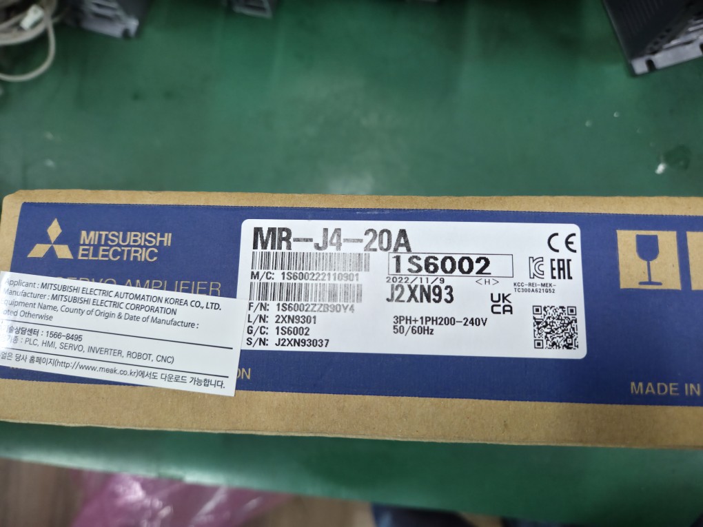 (A급-미사용품) SERVO DRIVER MR-J4-20A 미쓰비씨 서보 드라이버