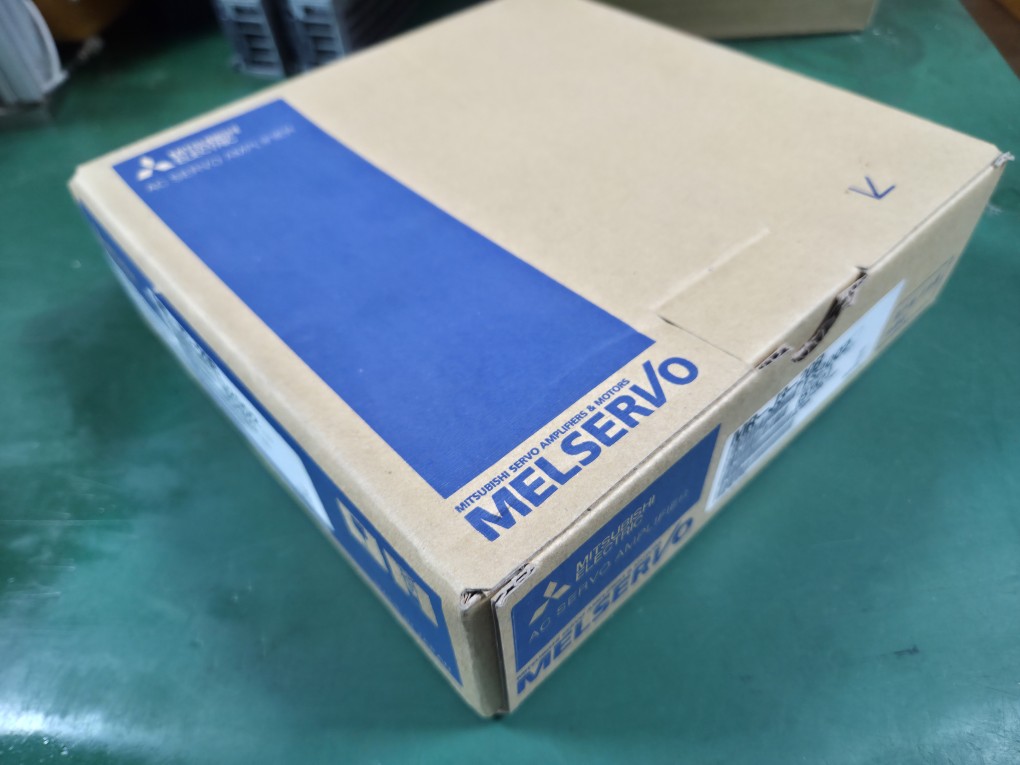 (A급-미사용품) SERVO DRIVER MR-J3-20B 미쓰비씨 서보 드라이버