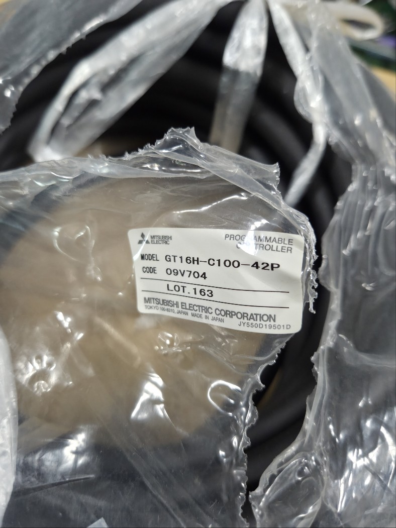 (A급-미사용품)GRAPHIC OPERATION TERMINAL GT1665HS-VTBD + GT16H-C100-42P