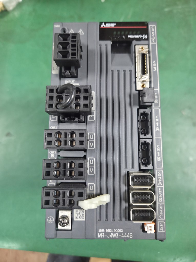 AC SERVO DRIVER MR-J4W3-444B (중고) 미쓰비씨 서보 드라이브