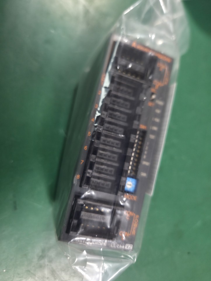 (A급-미사용품) A/D CONVERTER UNIT AJ65VBTCU-68ADVN 컨버터